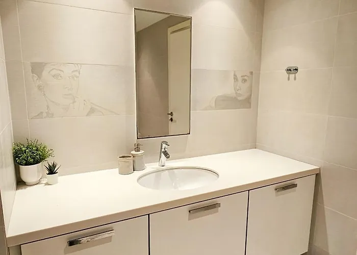 Beachfront Seaview Lux Penthouse * Lárnaka